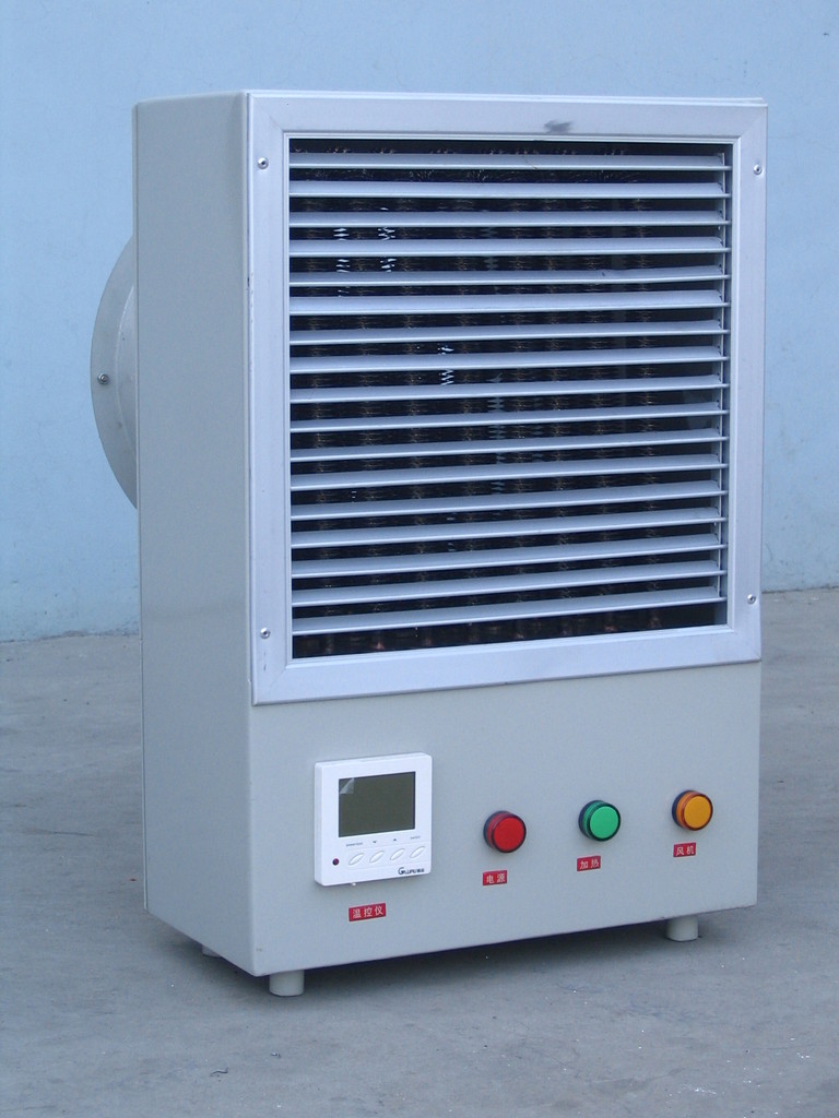 一个漂移甩尾调转船头