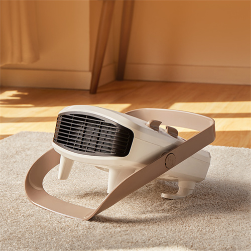 “每天至少接待十几拨客户