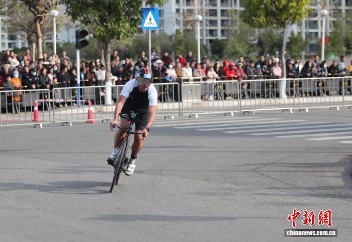 2026首届白鹤滩杯铁人三项赛在巧家开赛 五国选手