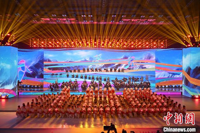 哈尔滨亚冬会倒计时100天：火炬奖牌亮相，冰雪