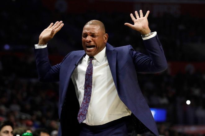 哈登率队复仇击败残阵雄鹿 里弗斯挑战裁判引争