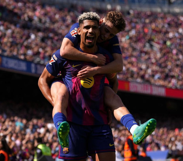 巴萨双线告捷 欧冠晋级西甲主场16连胜延续