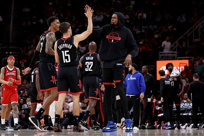 火箭险胜鹈鹕谢泼德18+5助球队登顶西部第三