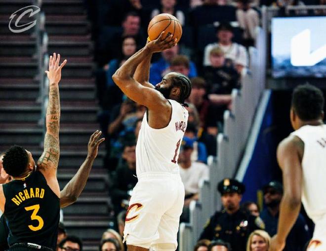 哈登关键传球+斯特鲁斯三分锁定胜局 骁勇险胜勇